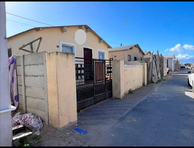 2 BEDROOM HOUSE FOR SALE IN KUYASA